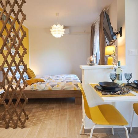 Apartment Yellow Poreč Exterior foto