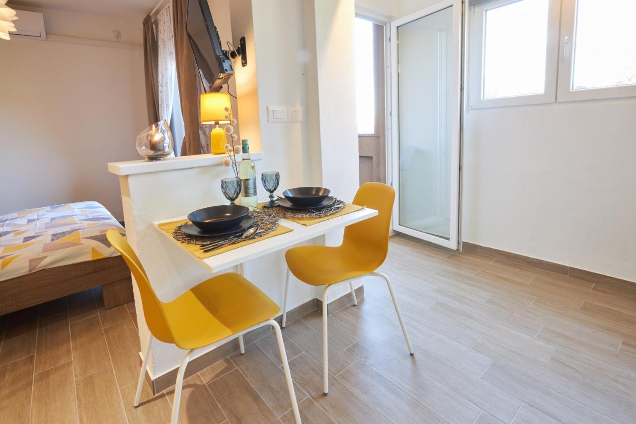 Apartment Yellow Poreč Exterior foto
