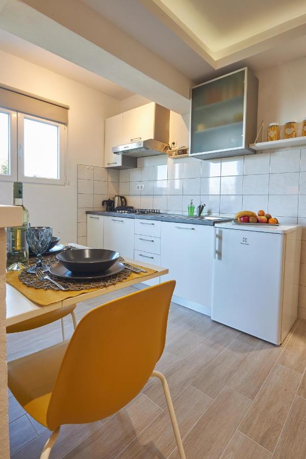 Apartment Yellow Poreč Exterior foto